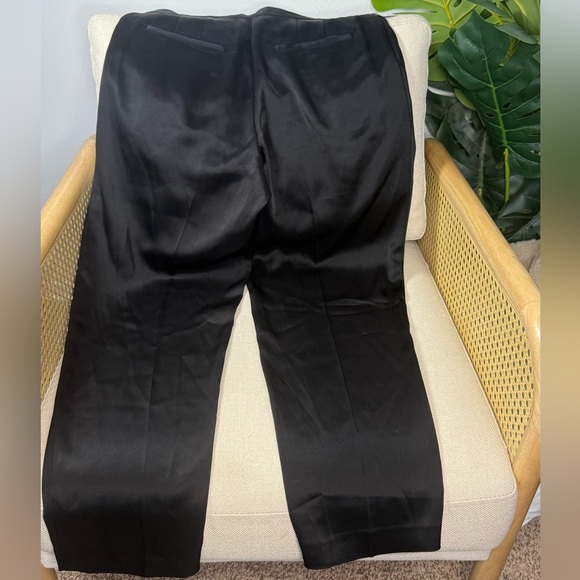 NWT Babaton (Aritizia) Vogue Satin Pant 28" Black Size 8 - Picture 5 of 9